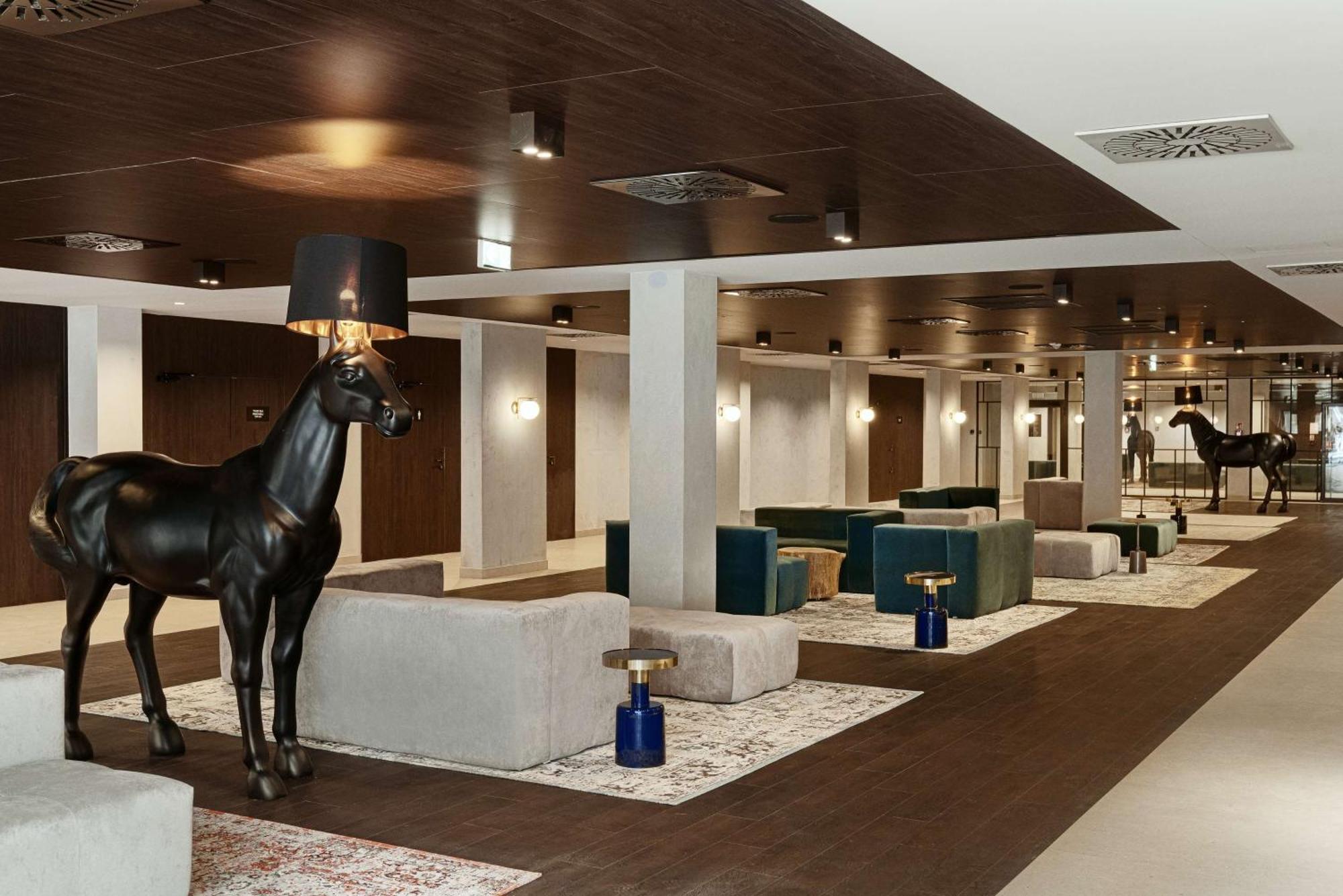Radisson Blu Resort & Conference Center, Ostroda Mazury Exterior foto The interior of the hotel