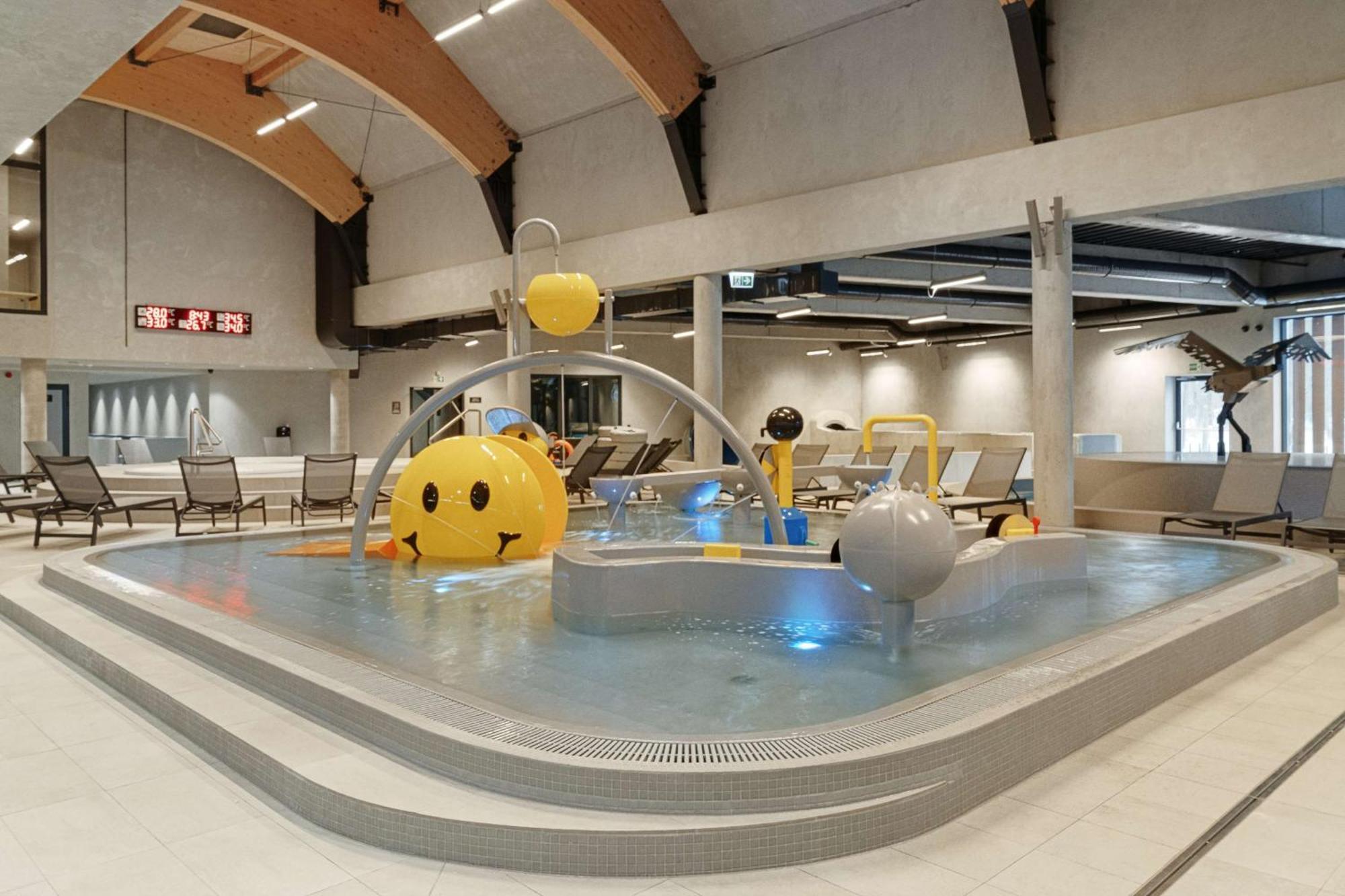 Radisson Blu Resort & Conference Center, Ostroda Mazury Exterior foto The children's pool